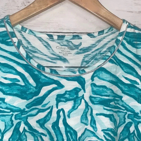 Calvin Klein Sleeveless Shirt - Picture 3 of 6